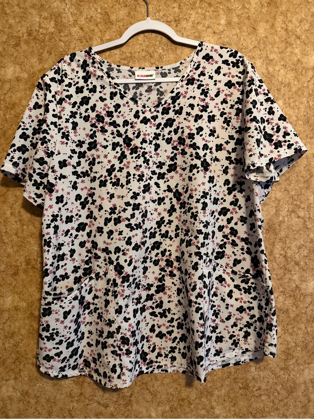Scrubstar Floral V‑Neck Short Sleeve Scrub Top in White, Black & Pink